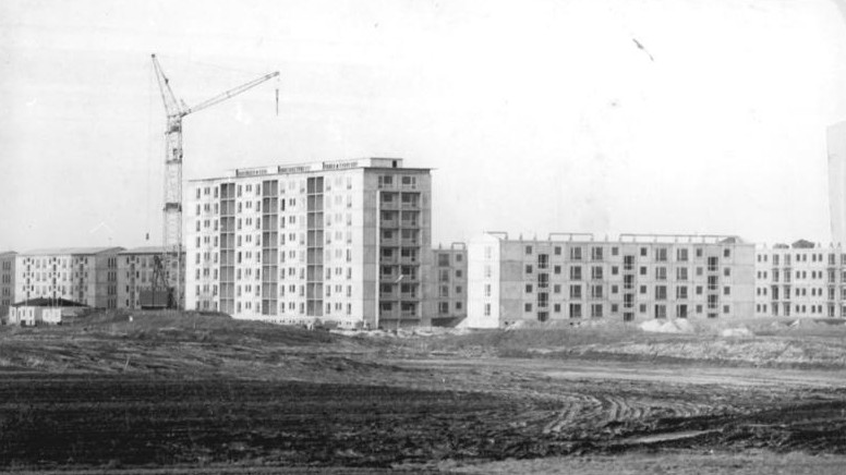 Bundesarchiv Bild 183 80694 0001, Hoyerswerda, Wohnungsbau, Hochhäuser