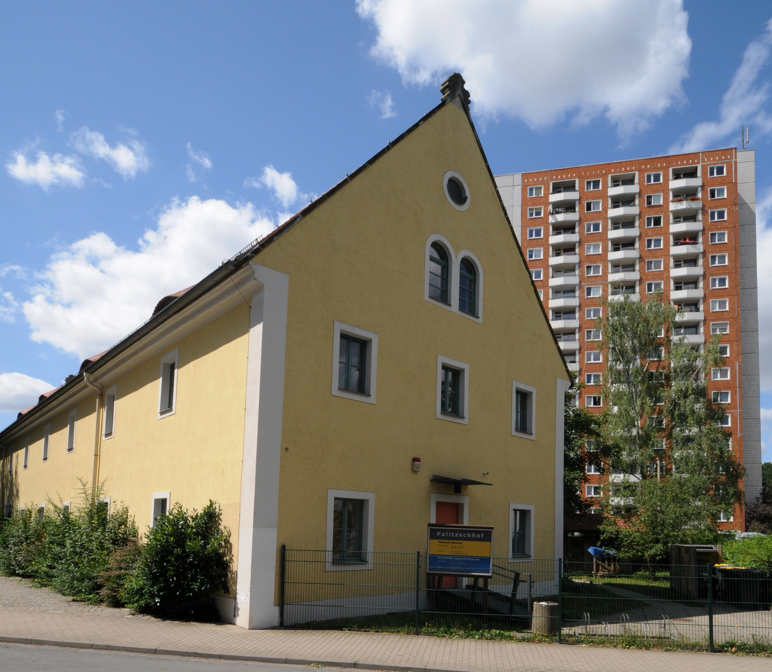 PM Aussenansicht Foto Carla Arnold